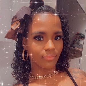 Meet your Posher, Lashaé